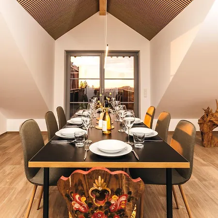 Heimatel - Hochberg Apartment