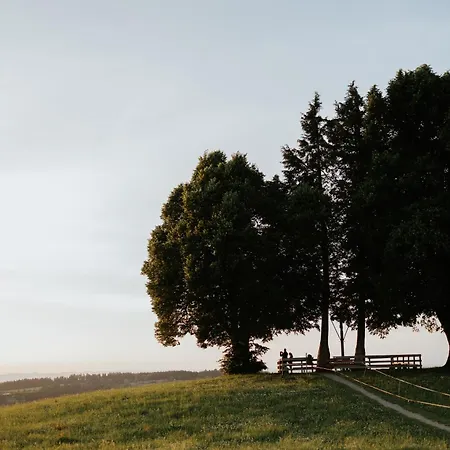 Heimatel - Hochberg *